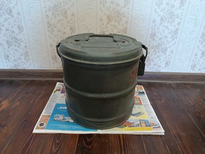 Металлический контейнер для киноплёнки советский