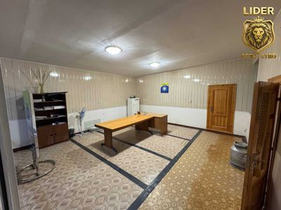 Срочно продается коммерческий помещение 140м2 Орр:Стрый цум
