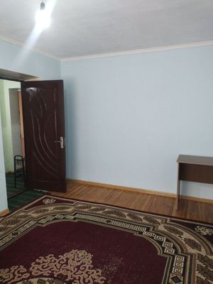 1 хонали уй (2 хона қилинган) уй ижарага берилади. Чилонзор Оқ-тепа