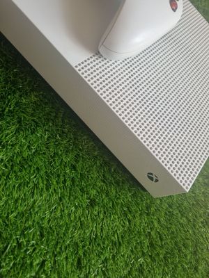Игровая приставка Xbox one x