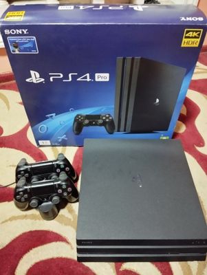 Play Station 4 Pro 1TB