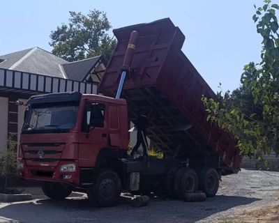 Самосвал HOWO 25 тонна сотилади холати яхши