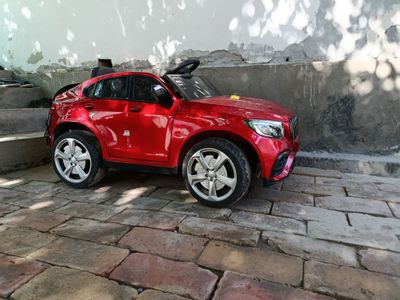 Kichik Mercedes Yangi