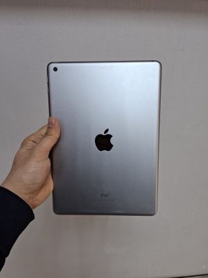 Srochno iPad 6 128gb sotiladi