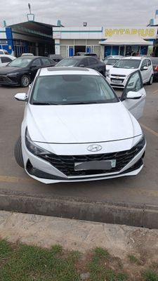 Hyundai Elantra 2