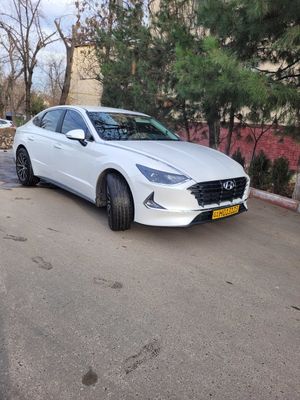 Продаётся автомобиль Hyundai sonata.