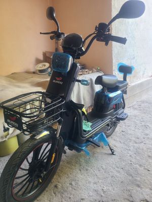 Вело скутир 5аклятли 80 клм йуради 4500км йурган.