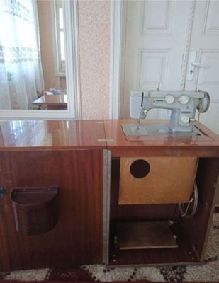 Швейная машинка Подольск 142