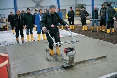 Аренда прокат Виброрейка и Швабра для бетона