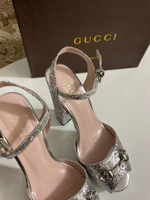 Gucci bosonojka