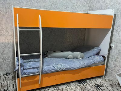 кровать двухэтажная