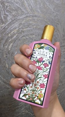 Guchchi Flora orginal yarmdan koproq qolgan