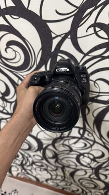 Canon EOS 5D Mark IV