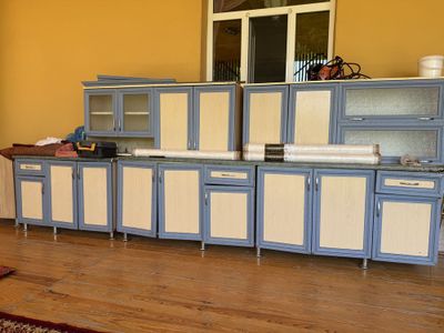 Oshxona mebel foydalansa boladi holati yaxshi katta mebel kop narsa