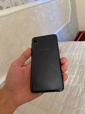 Samsung A 10 sotiladi