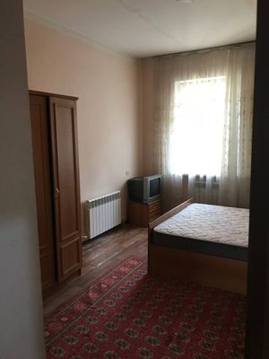 Сергили 6 а 2 хона 350$ яхши инсонларга берилади