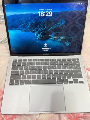 Macbook Air M1 (2020) 8/256Gb 14sikl