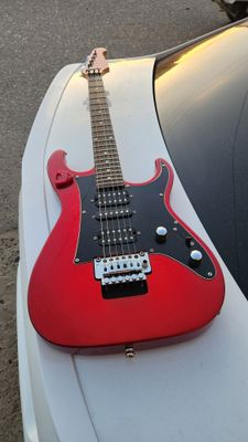 Elektro gitara holati zor