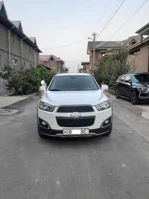 Sotiladi Captiva 3+ 2015 yil beliy jemchuk Benzinda