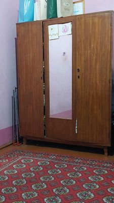 Shkaf sotiladi narxi 500 ming som