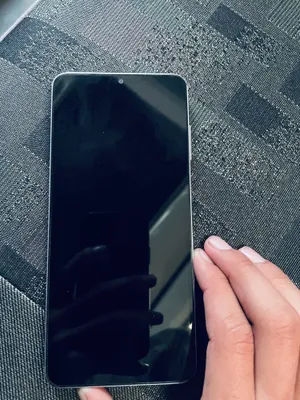 Samsung a 06 yangi aybi yoq ishkatilganiga 3oy bólgan