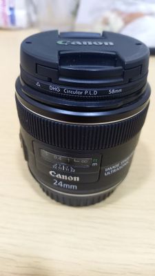 Canon 24mm USM f 2.8