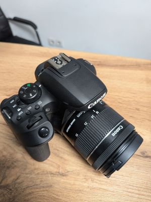 Canon EOS 850D + китовый объектив 18–55mm IS STM новый