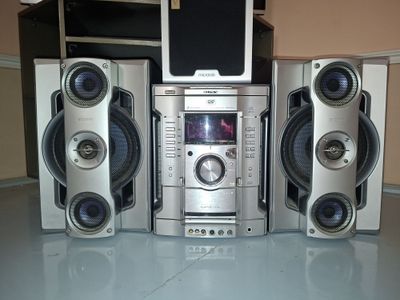Музыкальный центр Sony . Оригинал Япония