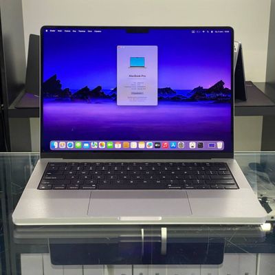 Macbook Pro 2023 / M3 / 8 / 1Tb / 148-98%