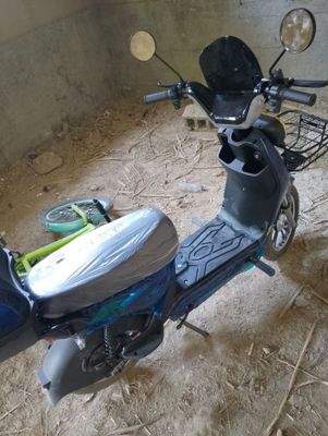 Mopet skuter 2025