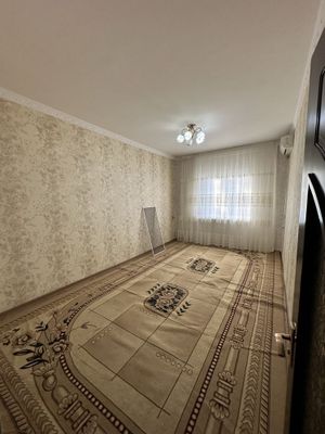 Сдается 3-комнатная квартира в Яшнаабадском районе, рынок Кадышева