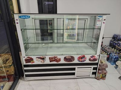 To‘rt pirojniyla uchun vetirina xaladilnik