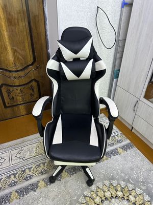 Игровое кресло. Почти новый