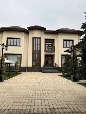 Дом продаётся 16-соток. Мирзо Улугбек район Центр Луначарского.