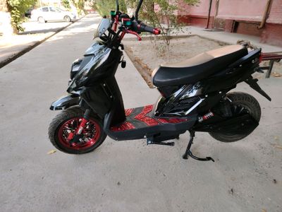 Skuter Elektr