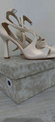 Продаются туфли Jimmy Choo