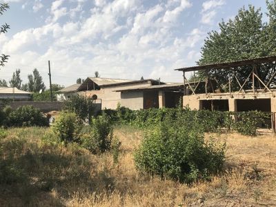 Uchastka sotiladi 4,5 sotix Toshkent vil yuqori chirchiq tm