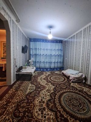 Политехника институти йўлида 1 хонали уй сотилади