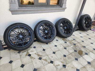 245/45/19 diska idial xolatda 700$ kelishamiz