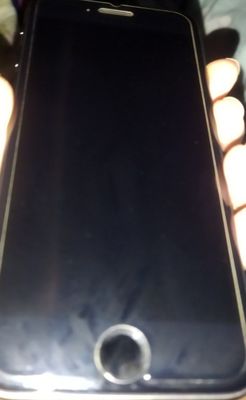 Iphone 8 ideal qrilgan joyi yoq