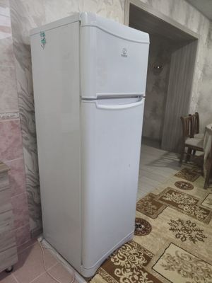 Холодильник Индезит
