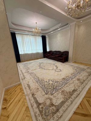 (Добрый) Ойбек, 100 м², 3/3/3, Просторная, С новым ремонтом