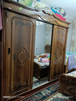 Продаётся спальный гарнитур