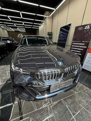 BMW i5 40L natariusga tayyor
