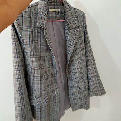 pidjak 300 mingga olganman . 100 minga beraman