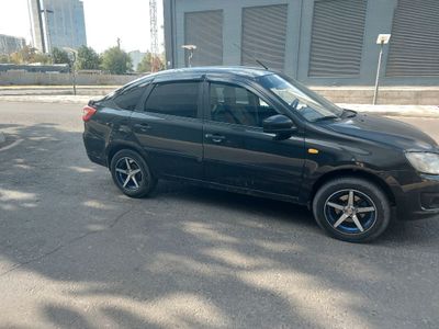 Lada granta liftbek
