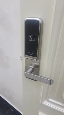 Zamok urnatamiz elektronie kardali aftamatik