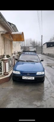 Opel astra soriladi