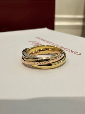 NEW Кольцо Cartier Trinity small B423510