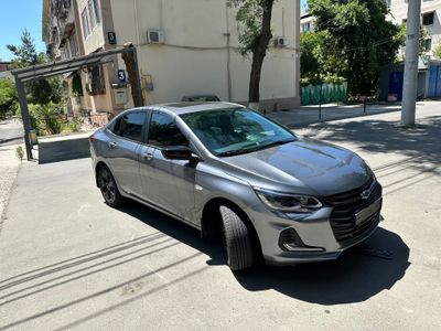Chevrolet Onix RED LINE